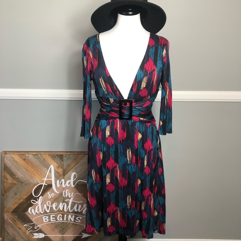 Silk Classiques Entier Sleeved V-neck Color Block Dress